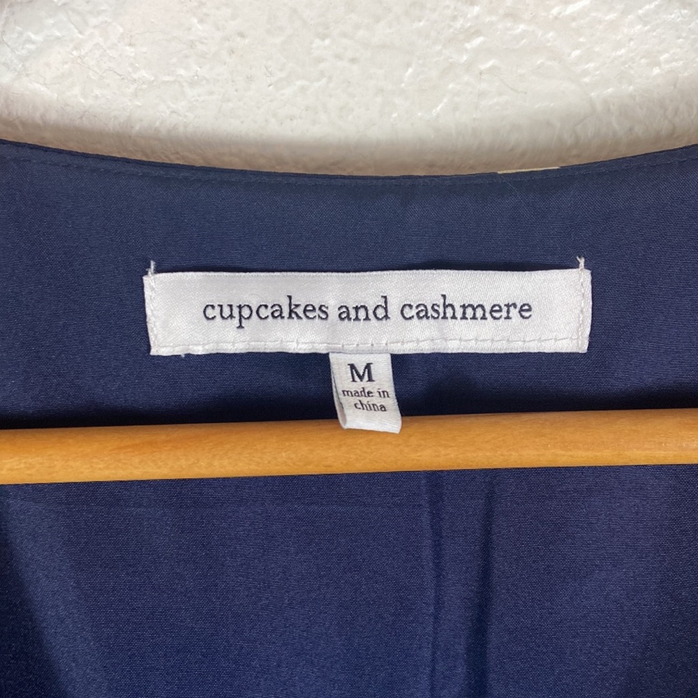 Cupcakes and Cashmere Bell Sleeve Floral Romper - Picture 7 of 10